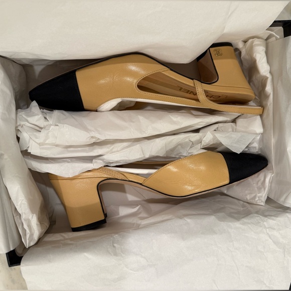 Chanel CC Goatskin & Grosgrain Slingbacks - Picture 4 of 7